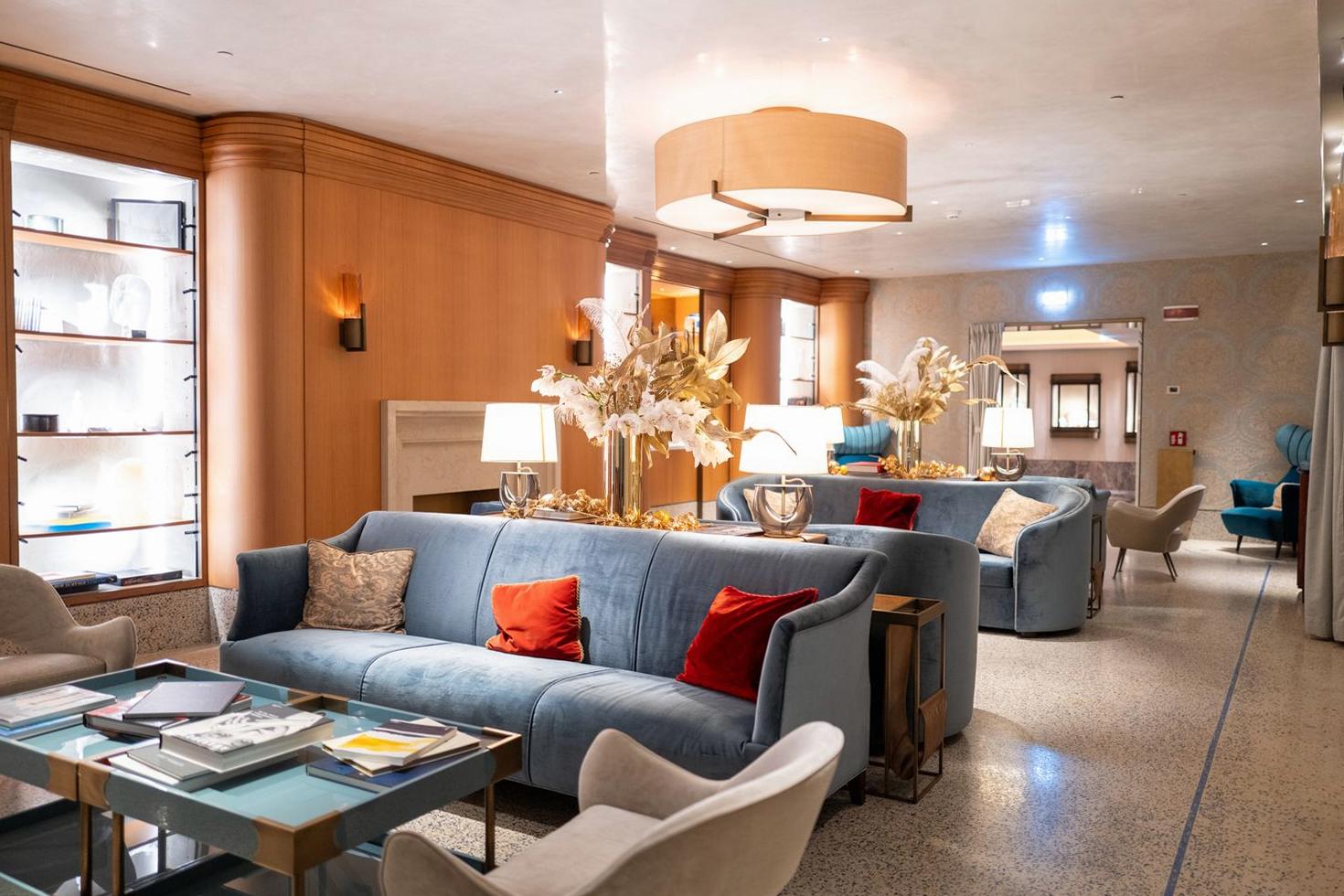 Elegant Lounge