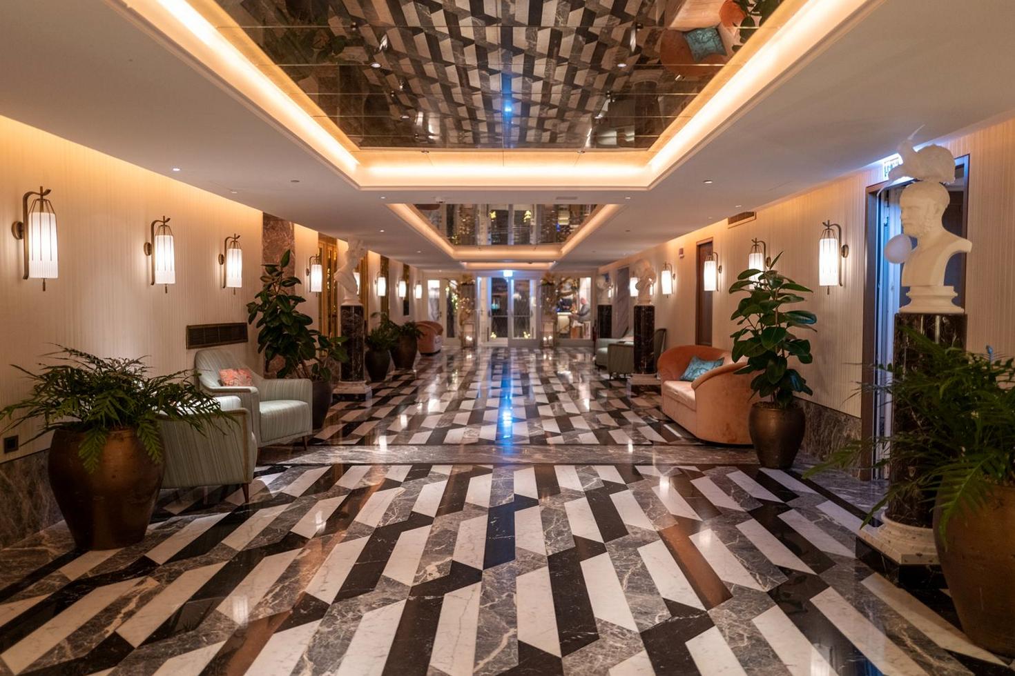 Kirkasmuisto Hotel Interior
